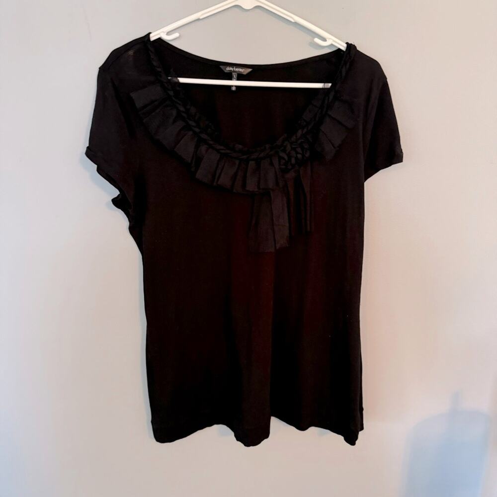 Daisy Fuentes Black Ruffle Neck Top Size Large Short Sleeves